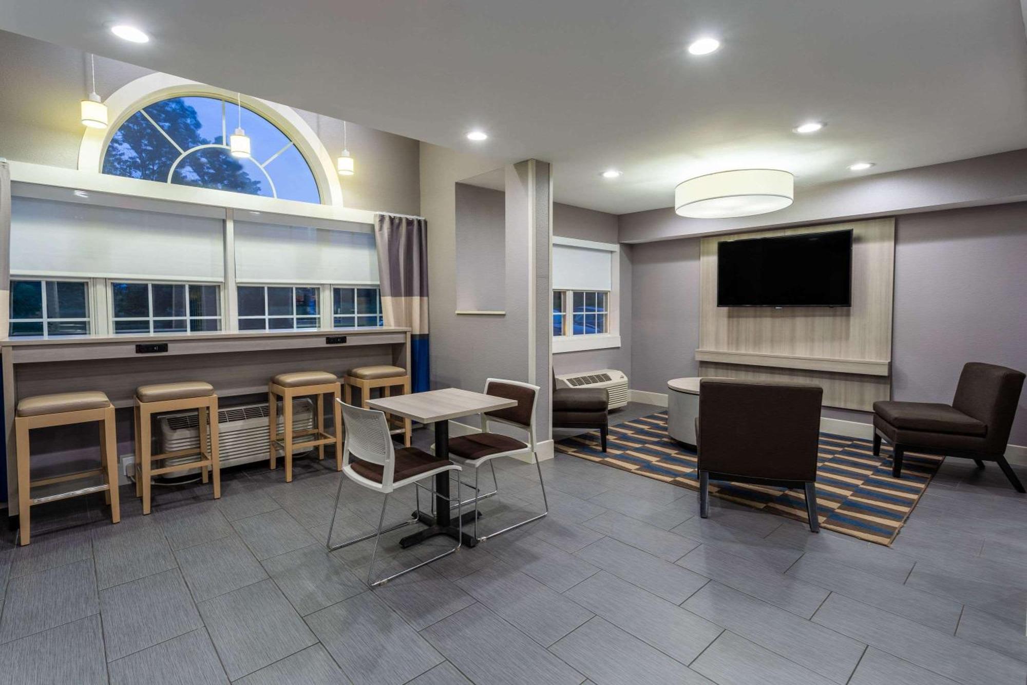 Microtel Inn & Suites By Wyndham Bethel/Danbury Luaran gambar